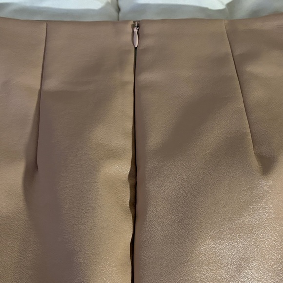 Superdown Nude Mini Skirt - Picture 6 of 7